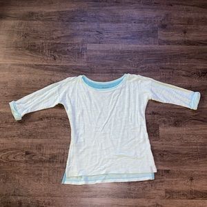 Columbia quarter sleeve top.